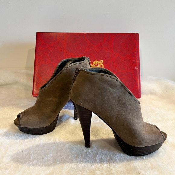 Peep Toe  Carlos Santana Brown suede platform booties - Picture 6 of 10